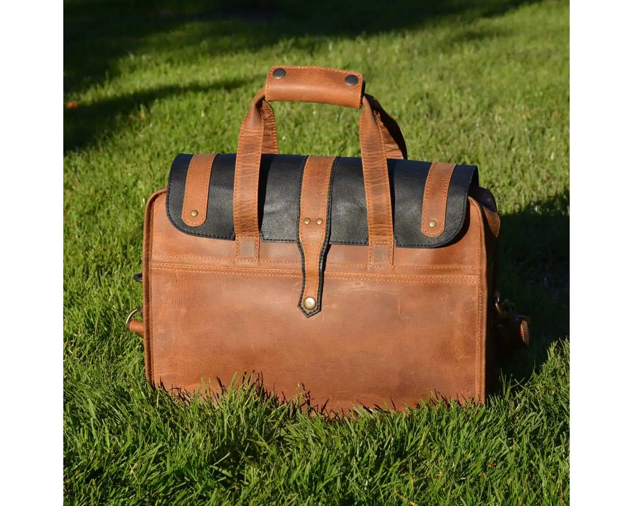 Leather crossbody laptop bag 2025