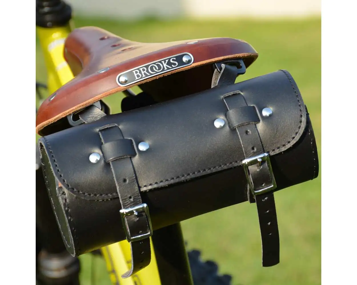 Bicycle Saddle Leather Bag Utility Tool Bag Round Black